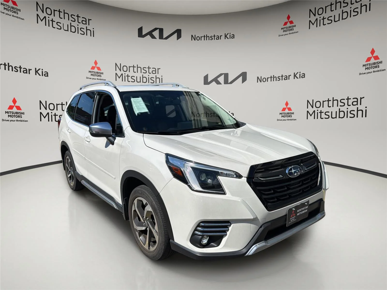 Used 2022 Crystal White Pearl Subaru Touring image 8