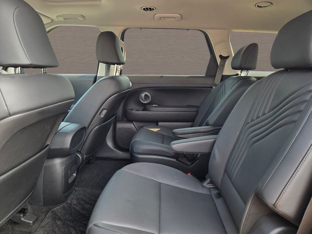 Used 2026 Black Hyundai SEL Premium image 13
