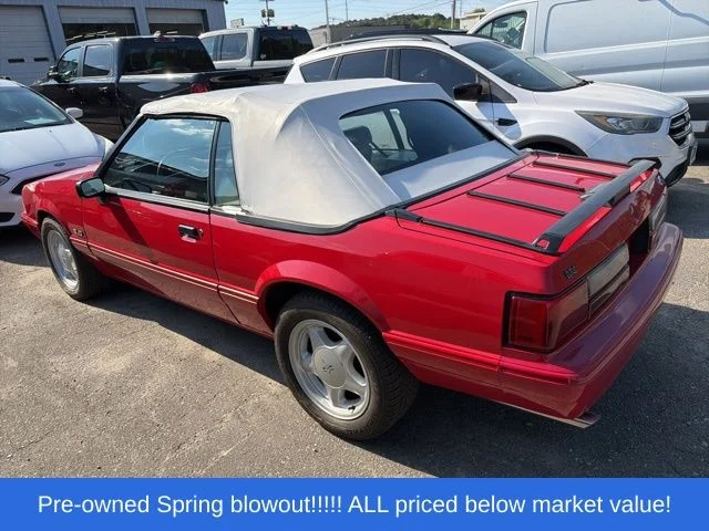 Used 1993 Red Ford LX image 5