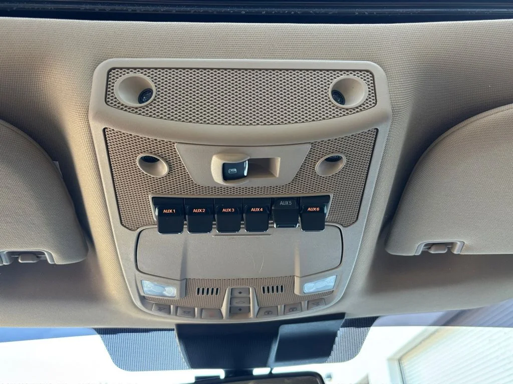 Used 2020 White Ford Lariat image 27