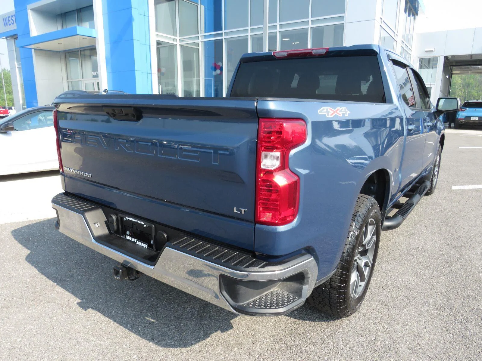 Used 2024 Lakeshore Blue Metallic Chevrolet LT (2FL) image 7