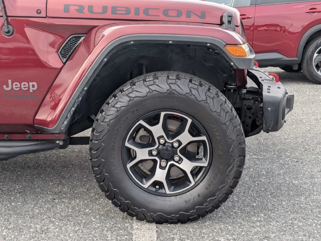 Certified Used 2021 Snazzberry Pearlcoat Jeep Unlimited Rubicon image 11