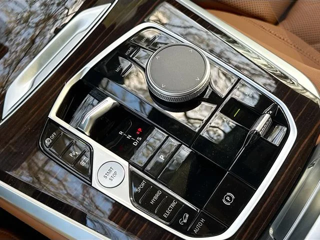 New 2026 Black Sapphire Metallic BMW xDrive50e image 29