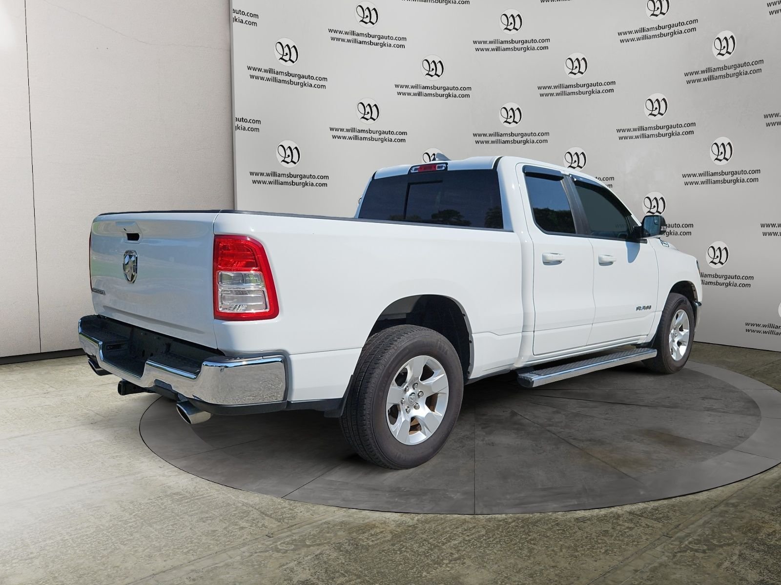 Used 2022 White Ram Big Horn/Lone Star image 5