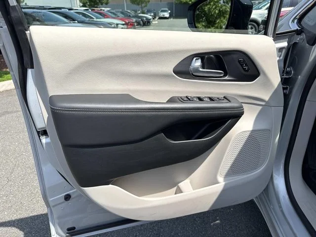 Used 2024 Silver Chrysler Touring L image 25