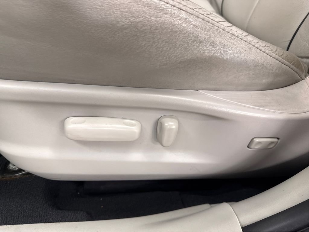 Used 2012 Silver Toyota Limited image 38