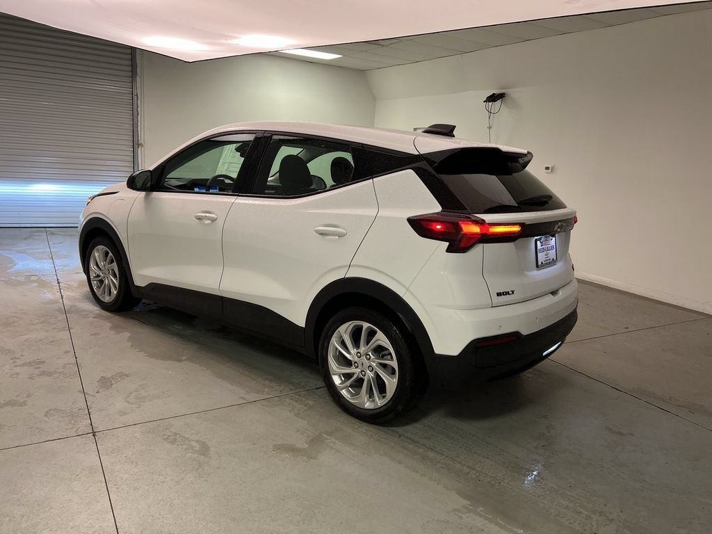2027 Chevrolet Bolt LT - Photo 6