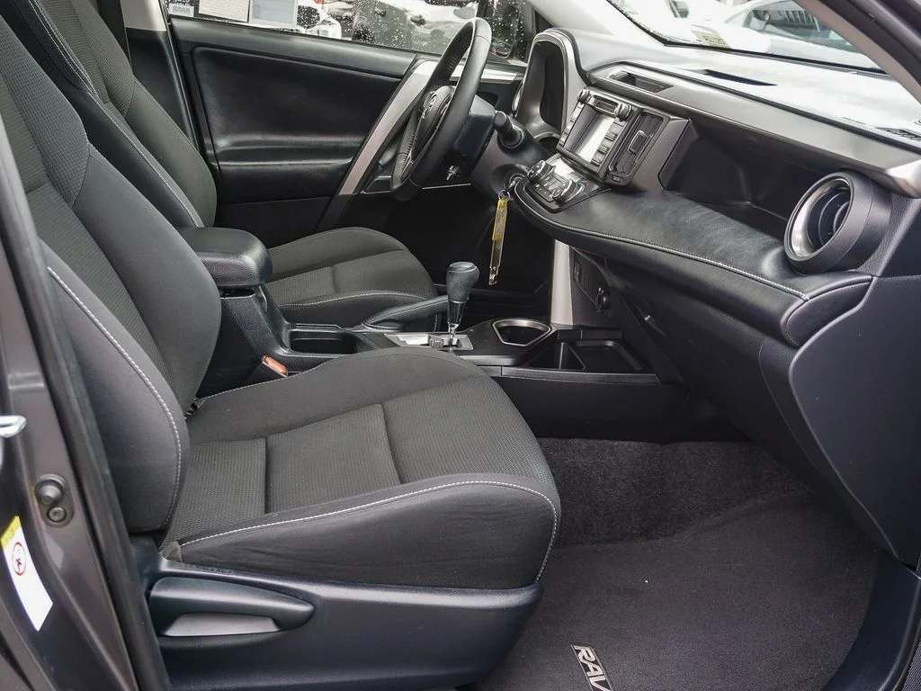 Used 2017 Gray Toyota XLE image 13