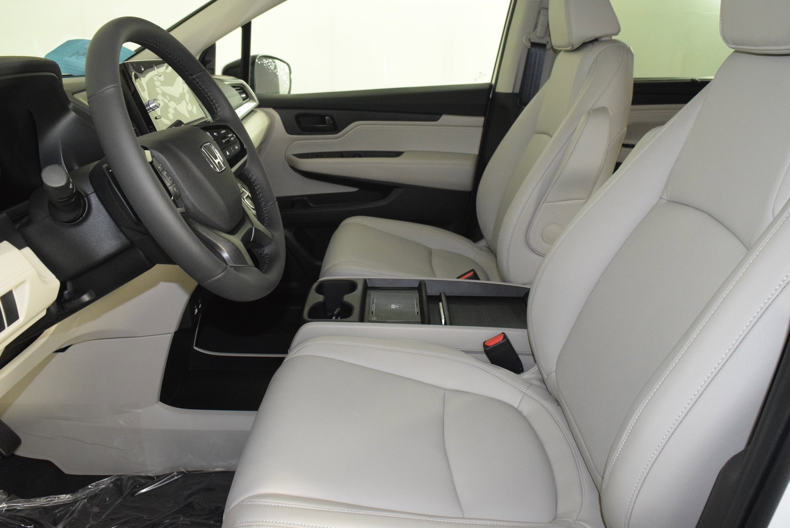 New 2026 Platinum White Pearl Honda EX-L image 14