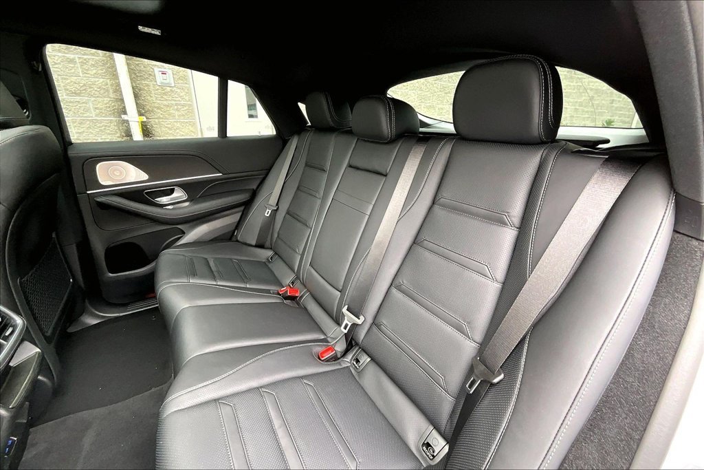 New 2027 MANUFAKTUR Moonlight White Metallic Mercedes-Benz GLE 53e AMG® image 10