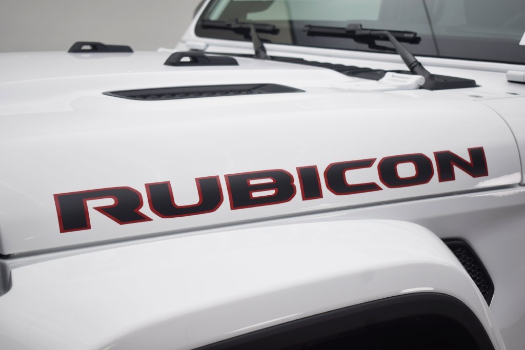New 2026 Bright White Clear-Coat Exterior Paint Jeep Rubicon image 18