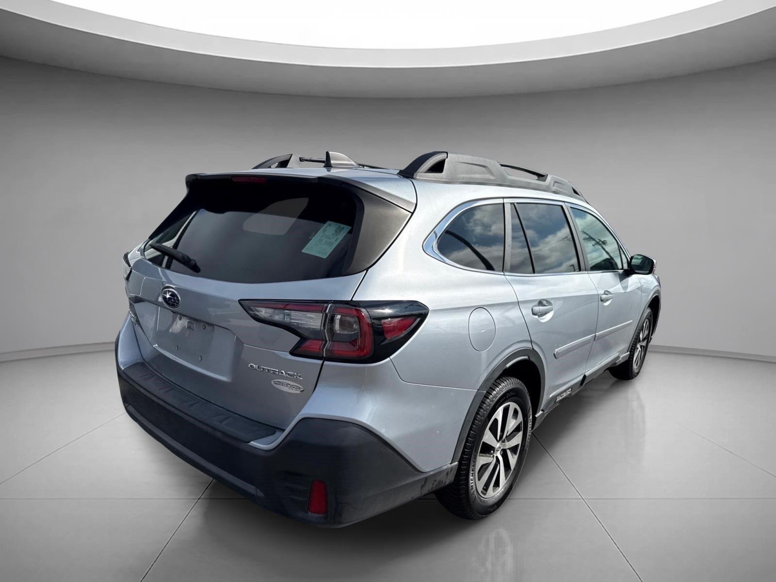 Used 2021 Ice Silver Metallic Subaru Premium image 15