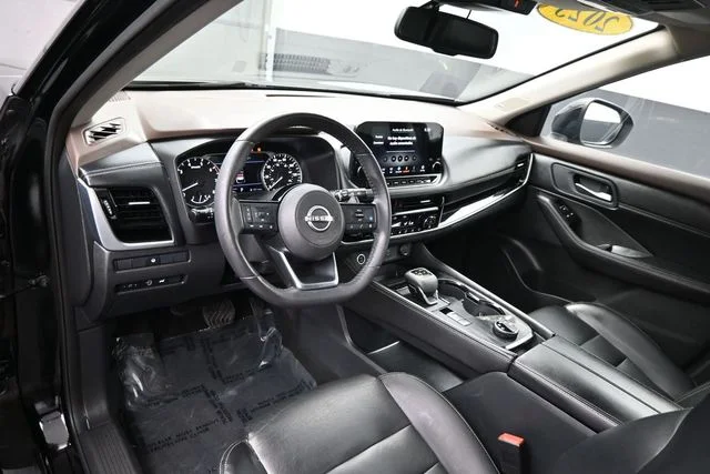 Used 2023 Black Nissan SL image 27