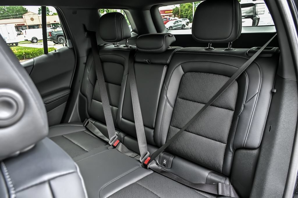 New 2027 Mosaic Black Metallic Chevrolet LT image 11