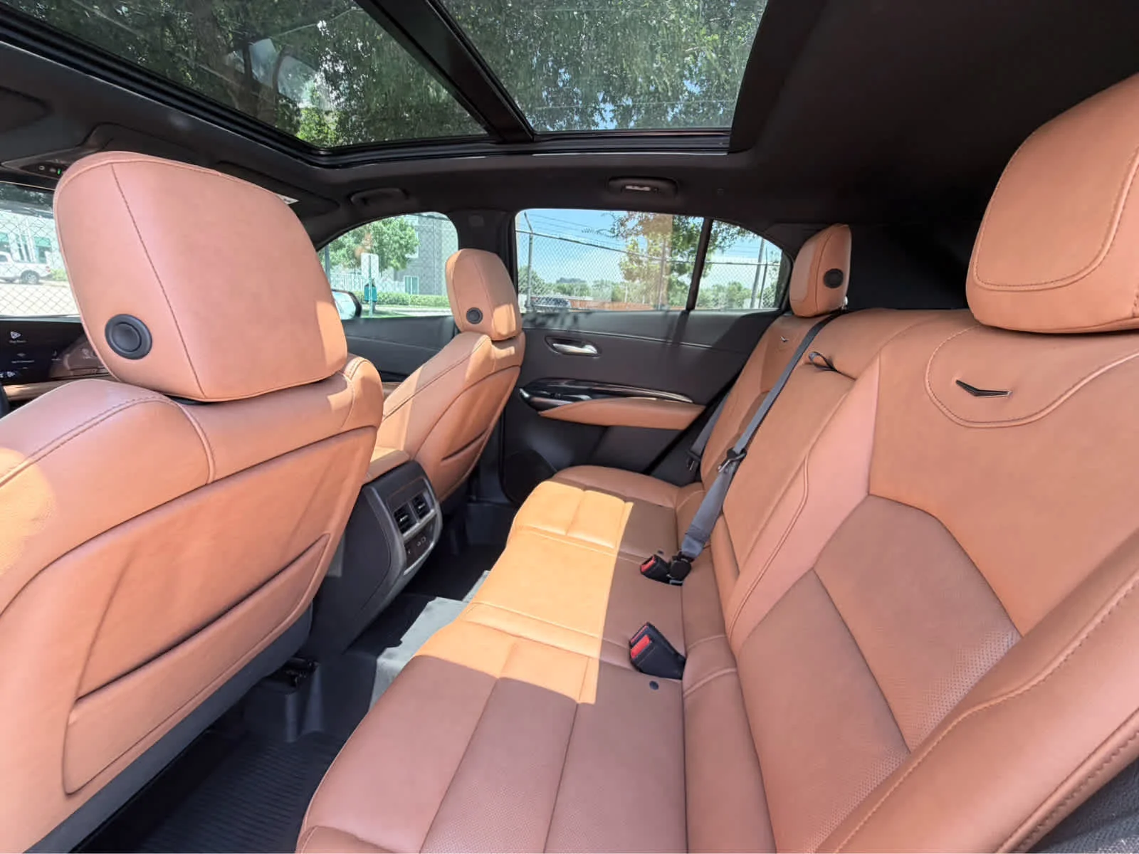 Used 2024 Crystal White Tricoat Cadillac Premium Luxury image 30