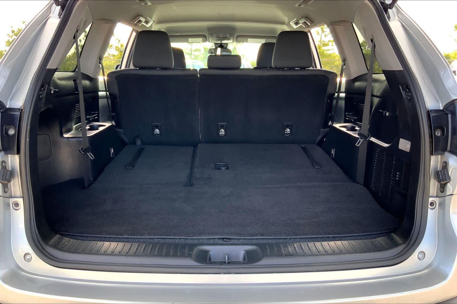 Used 2019 Celestial Silver Metallic Toyota LE image 34