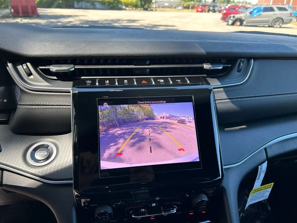 Used 2025 Silver Jeep Altitude X image 15