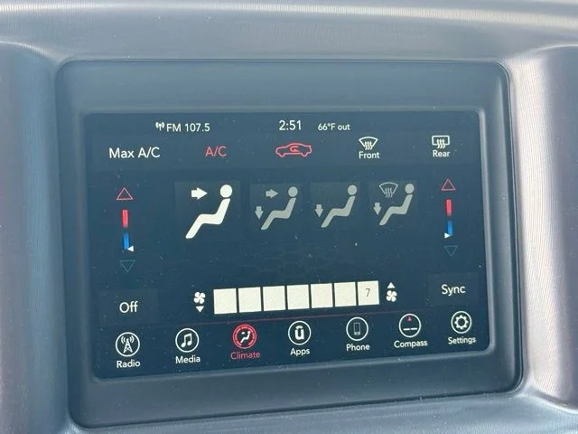 Used 2022 Black Dodge SXT image 31