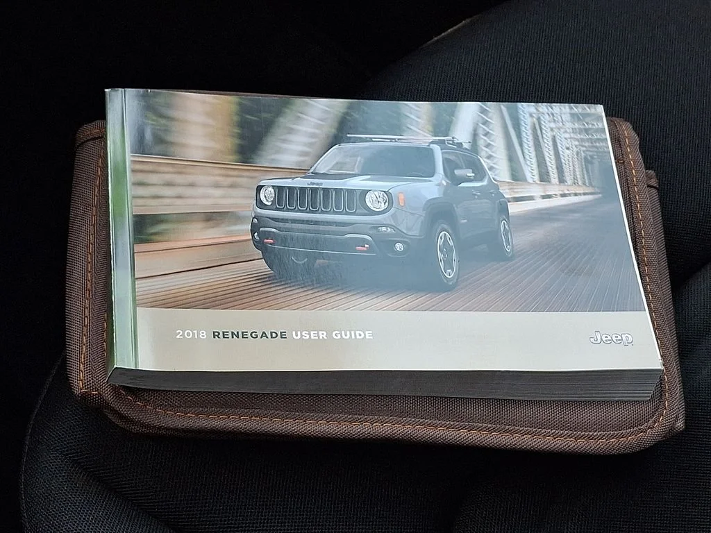 Used 2018 White Jeep Latitude image 25