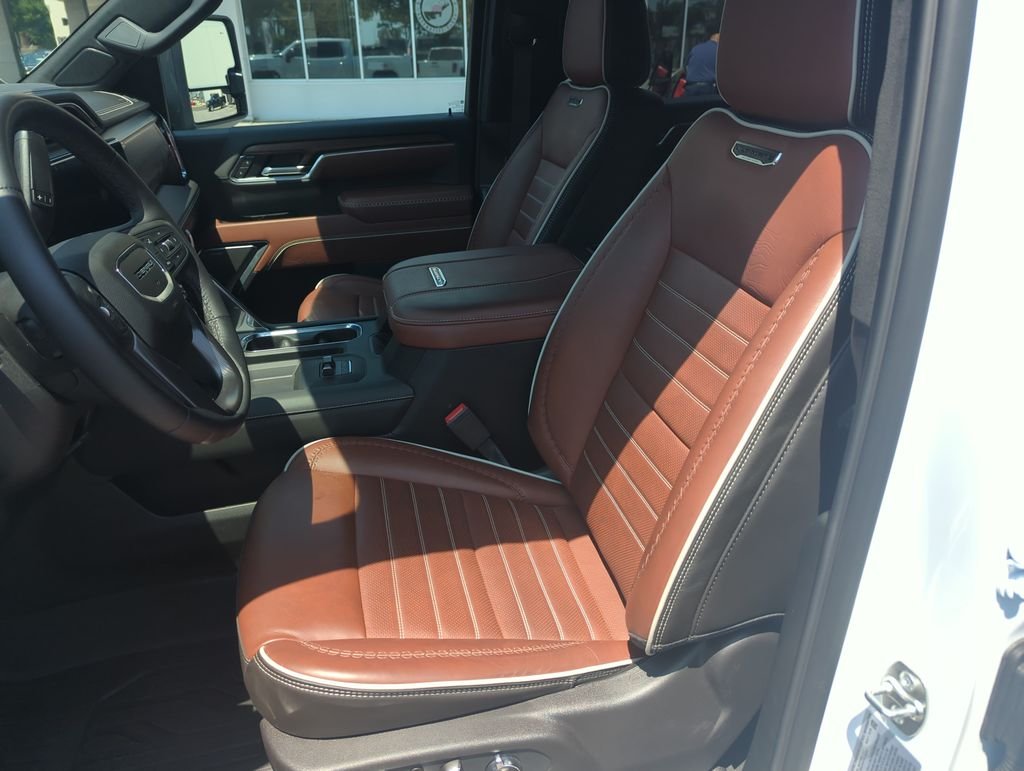 Used 2026 White GMC Denali Ultimate image 11