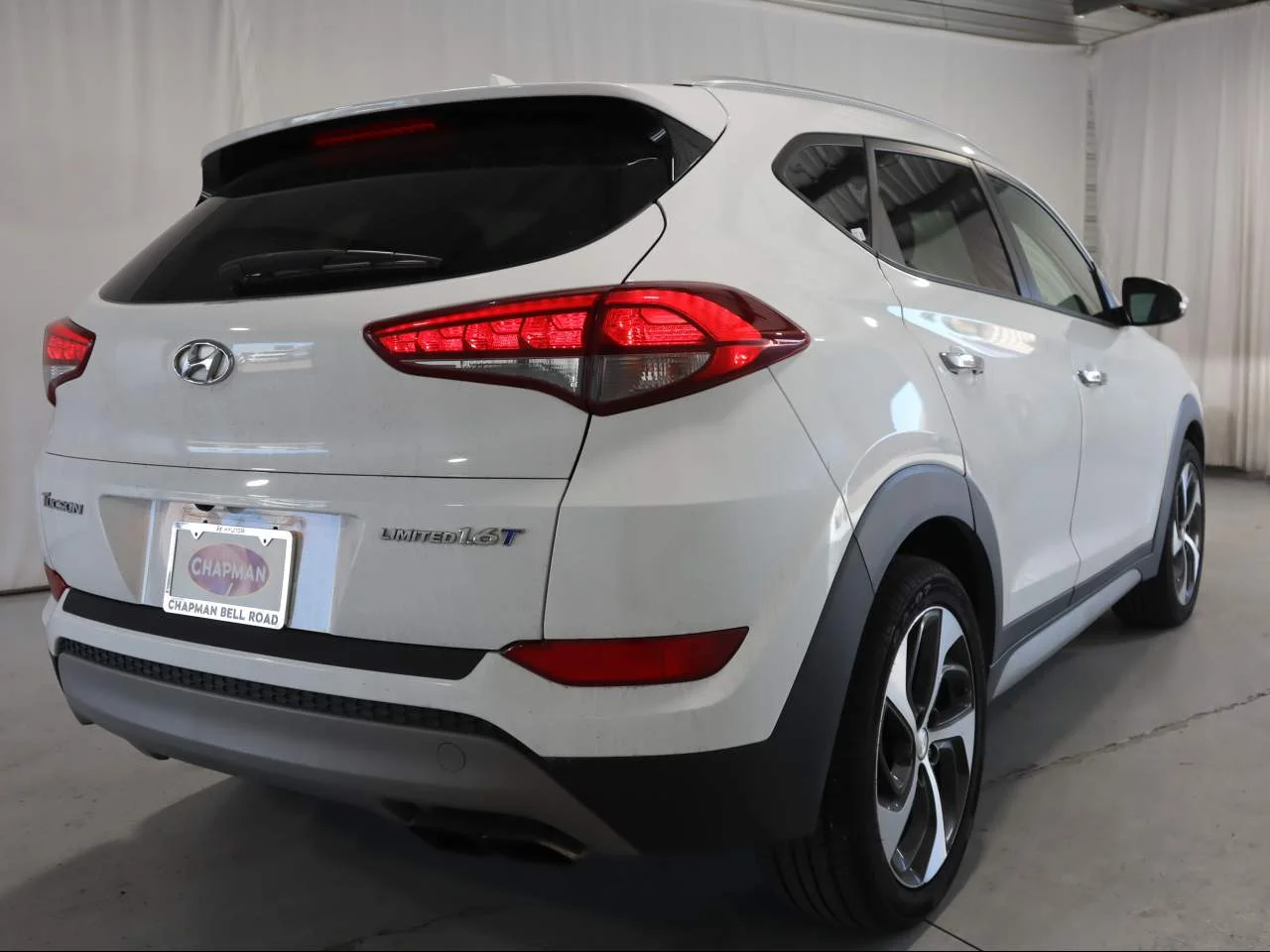 Used 2018 Dazzling White Hyundai Limited image 4