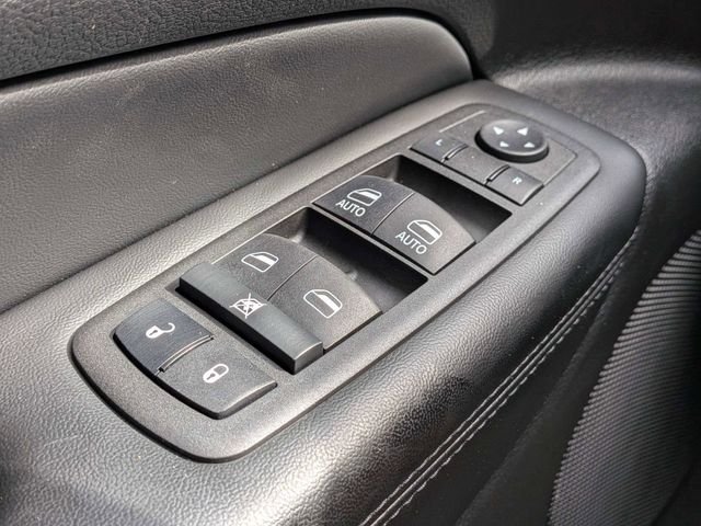 Used 2022 Black Jeep Laredo E image 23