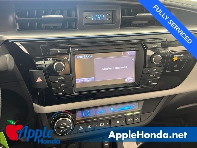 Used 2014 Classic Silver Metallic Toyota LE image 21