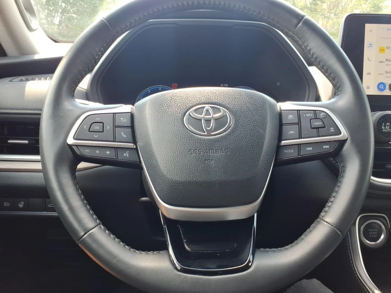 Used 2024 Wind Chill Pearl Toyota Limited image 27