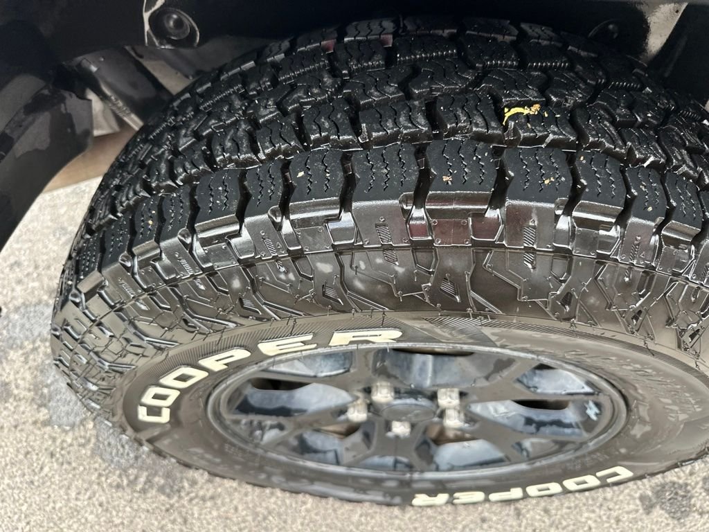 Used 2020 Green Jeep Sport image 8