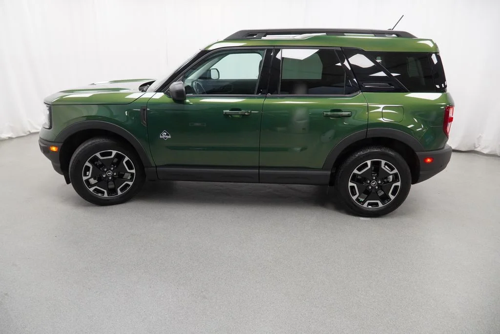 Used 2023 Green Ford Outer Banks image 15