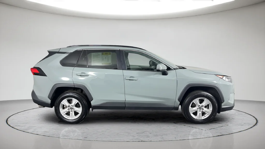 Used 2020 Green Toyota XLE image 7
