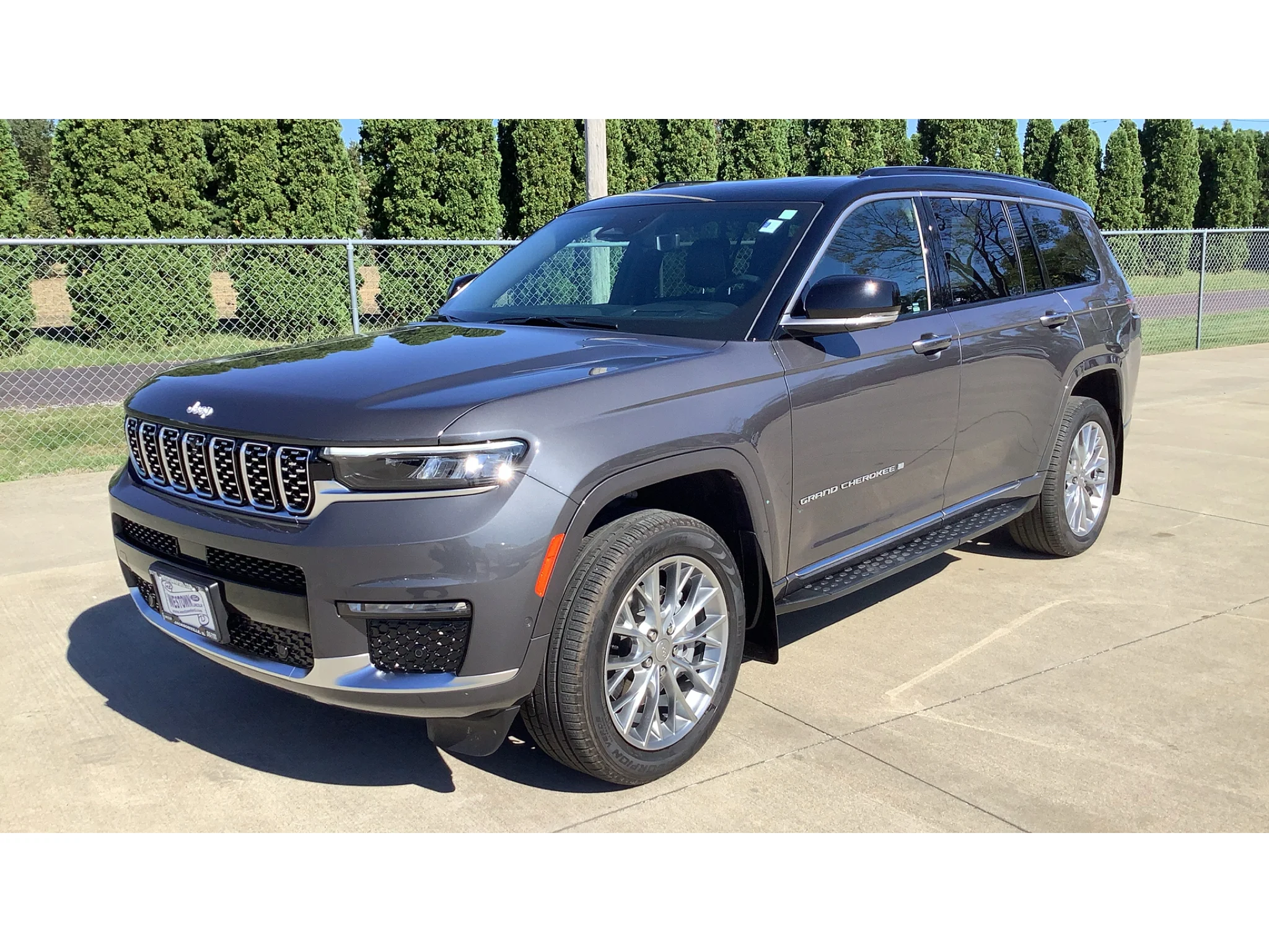 Used 2025 Metallic Jeep Summit image 8
