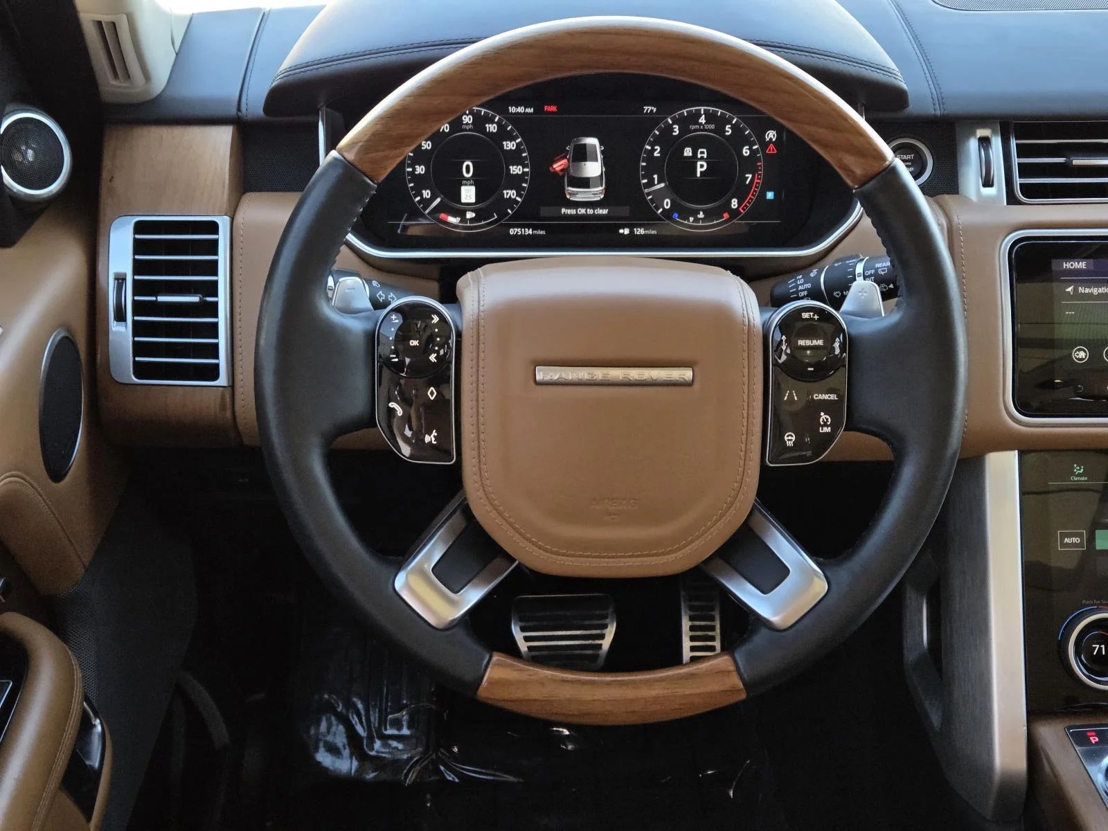 Used 2019 Silicon Silver Premium Metallic Land Rover Autobiography image 19
