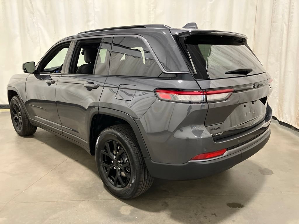 New 2026 Baltic Gray Metallic Clear-Coat Exterior Paint Jeep Laredo Altitude image 26