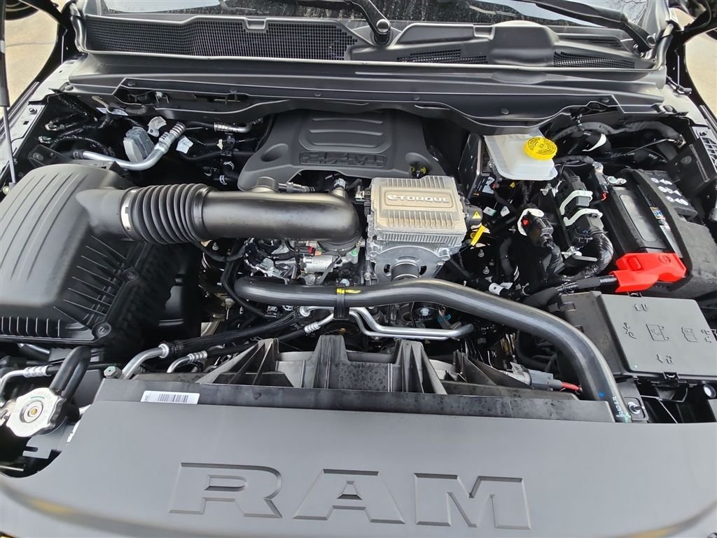 New 2026 Diamond Black Crystal Pearl-Coat Exterior Paint RAM Big Horn/Lone Star image 10