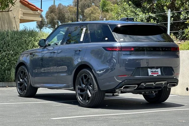 New 2026 Varesine Blue Land Rover Dynamic SE image 3