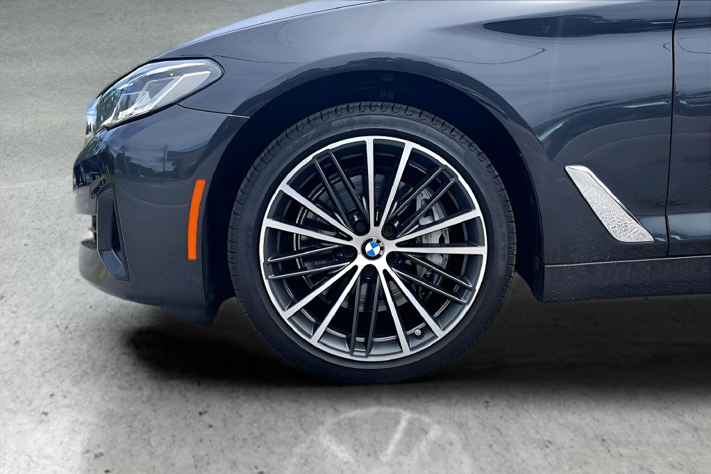Used 2023 Gray BMW 540i image 36