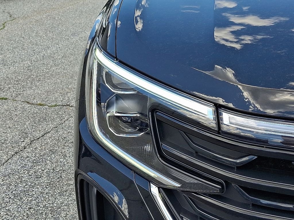 New 2026 Black Volkswagen 2.0T SE w/Technology image 6