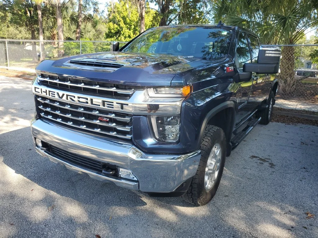 Used 2021 Blue Chevrolet LTZ image 3