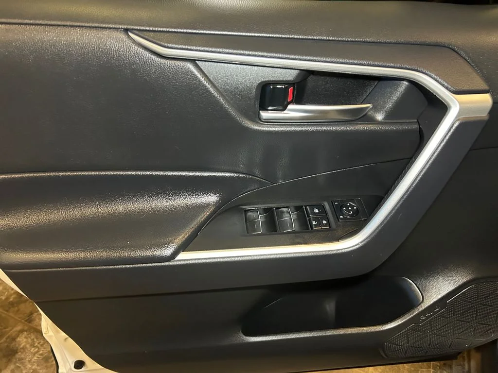 Used 2024 Ice Cap Toyota XLE image 22