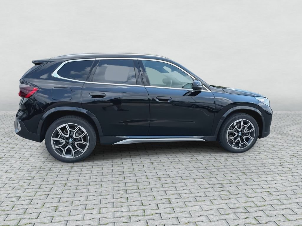 New 2026 Black Sapphire Metallic BMW xDrive28i image 9