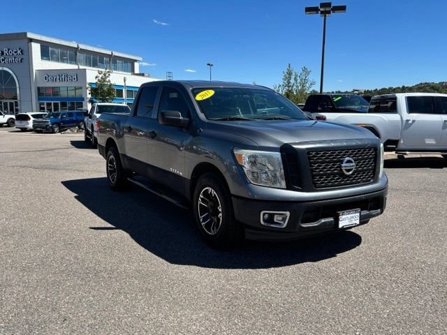 2017 Nissan Titan S - Photo 8