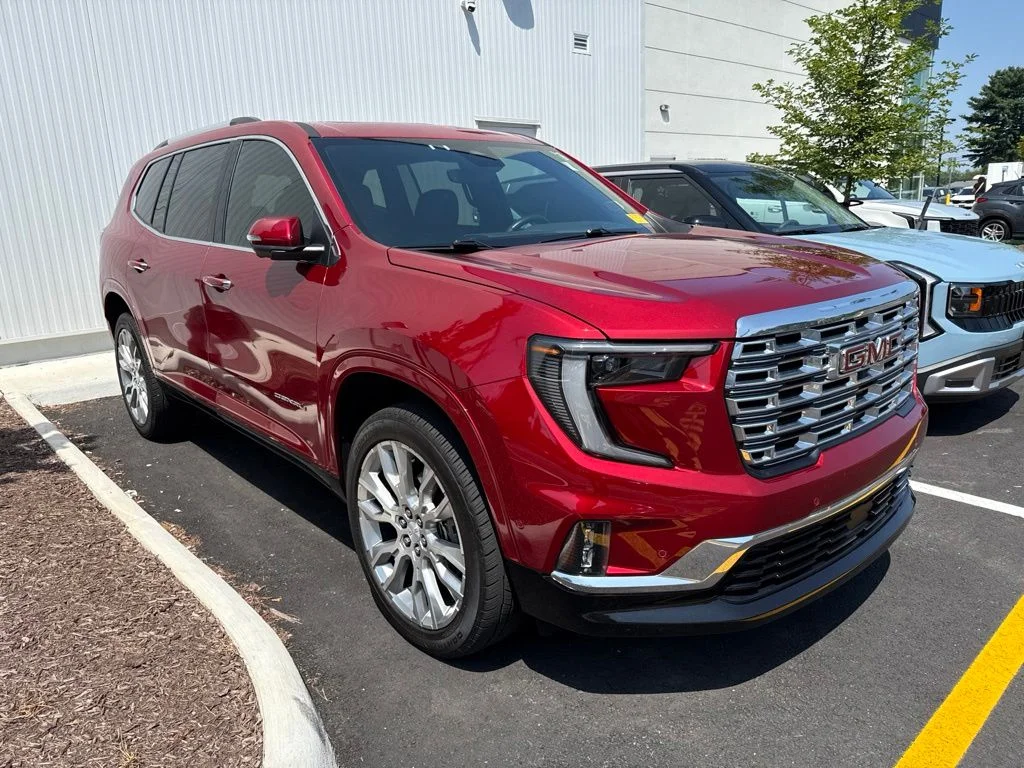 2024 GMC Acadia Denali FWD's photo