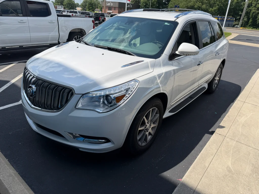 Used 2017 WHITE FROST TRICOAT Buick Leather image 1