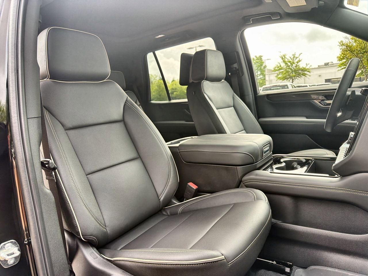 New 2026 Onyx Black GMC Elevation image 23