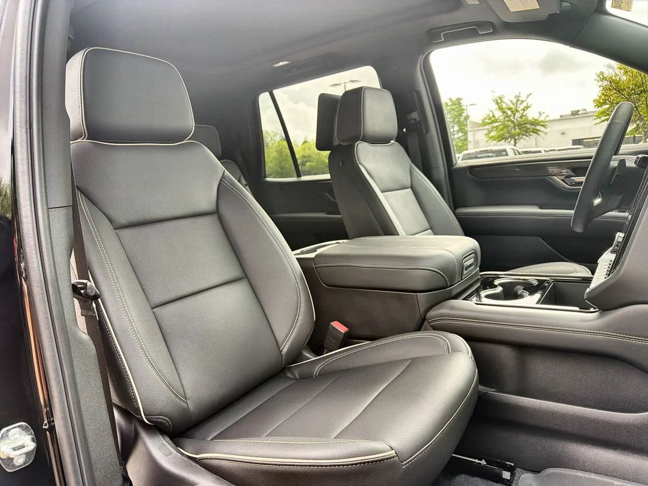New 2026 Onyx Black GMC Elevation image 23