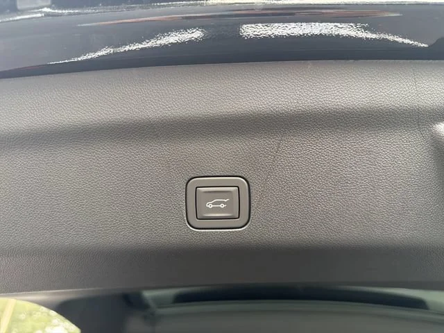 New 2026 Onyx Black GMC Elevation image 12