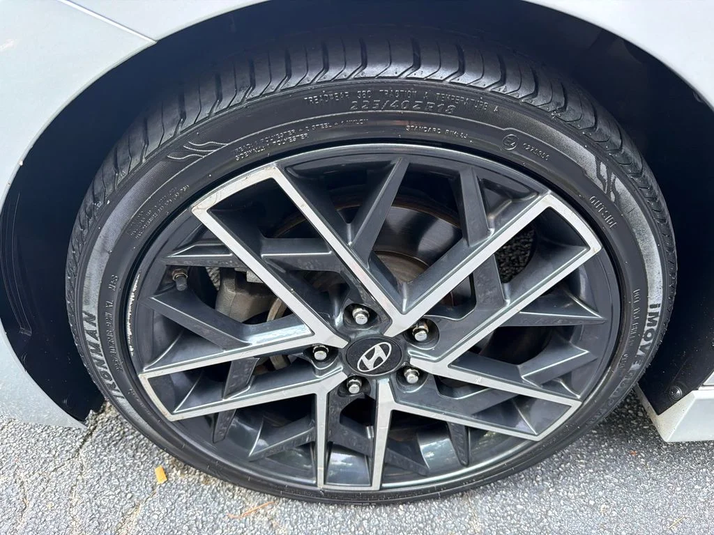 Used 2019 Silver Hyundai Sport image 11
