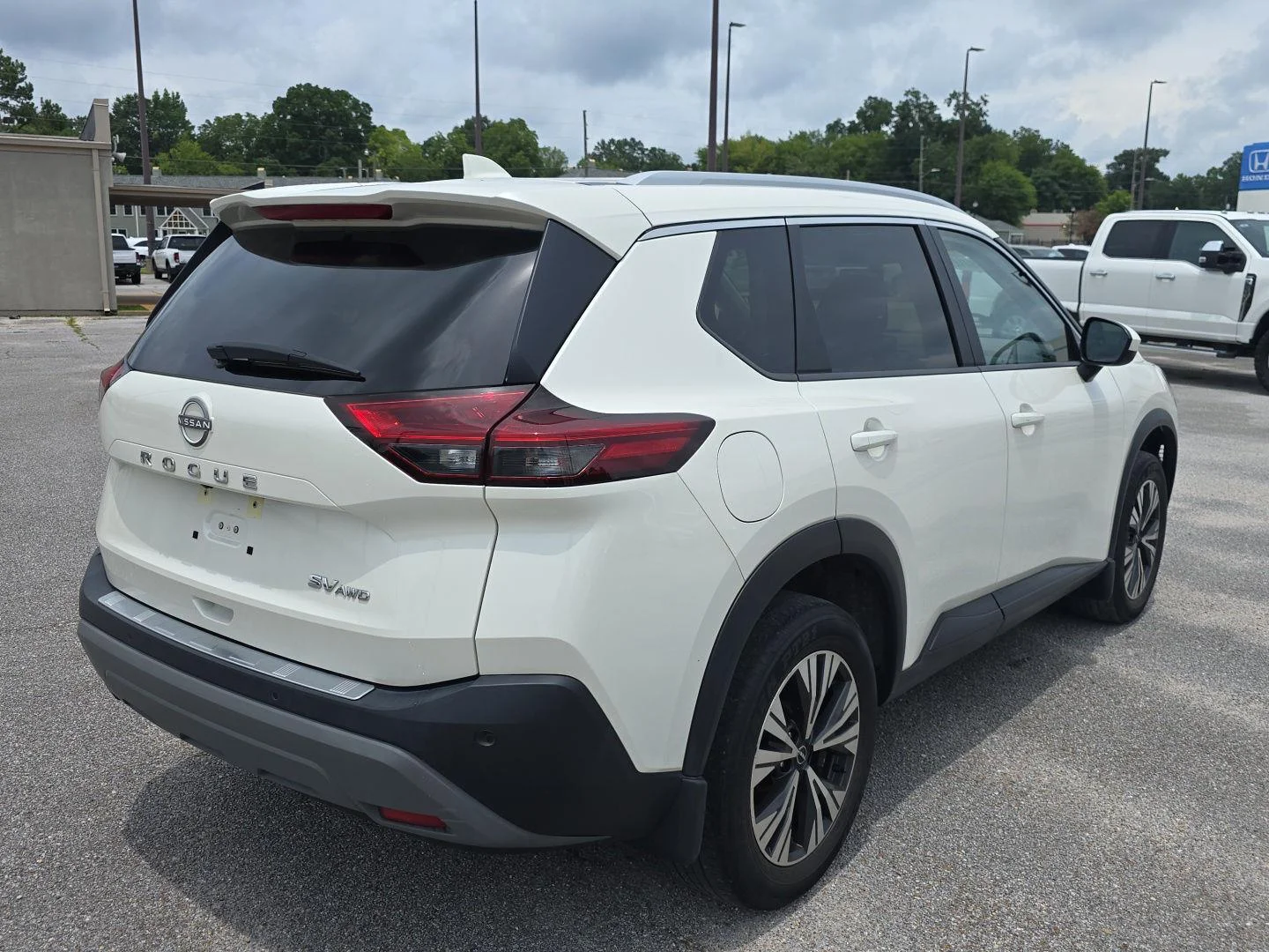 Used 2023 Pearl White Tricoat Nissan SV image 3