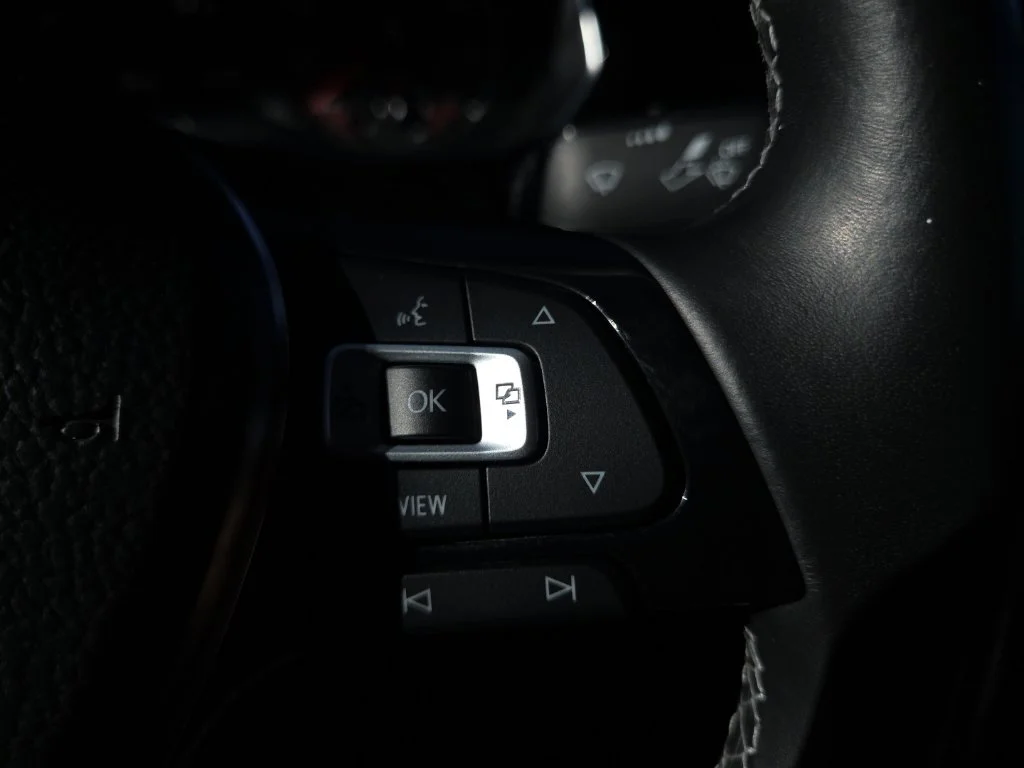 Used 2019 Orange Volkswagen R-Line image 32